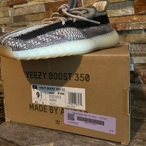 Yeezy boost 350 v2 zyon 9.5 brand new in box